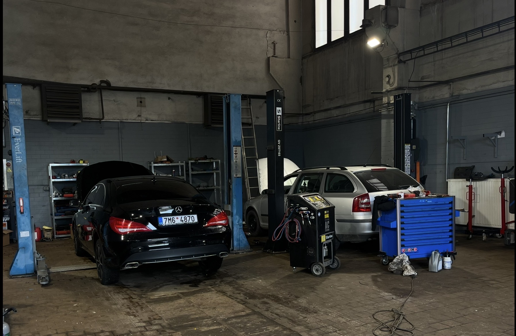 Autoservis EKRA TOP – servis vozu na zvedáku